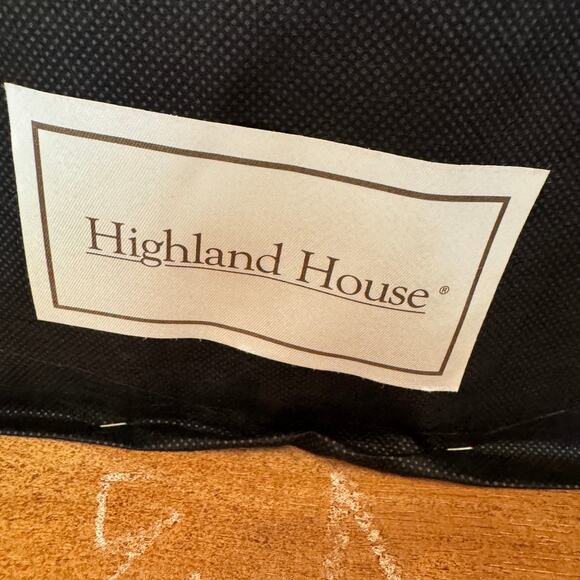 Carved Italian Provential Style High Back Arm Chair Distressed Finish - Picture 9 of 10